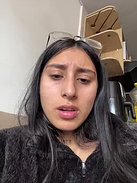 Violeet-Smith online show from December 16, 5:39 pm