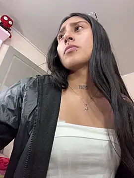 Violeet-Smith online show from November 25, 6:30 pm