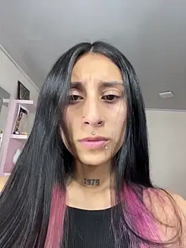 Violeet-Smith online show from November 18, 11:15 pm