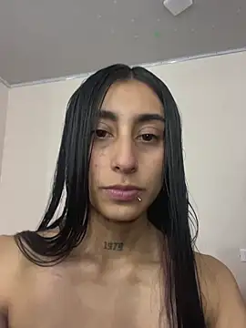 Violeet-Smith online show from October 31, 8:05 pm