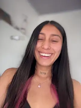 Violeet-Smith online show from March 21, 3:16 pm