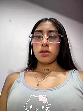 Violeet-Smith online show from October 24, 1:32 pm