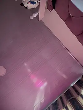 Violeet-Smith online show from March 14, 1:50 pm