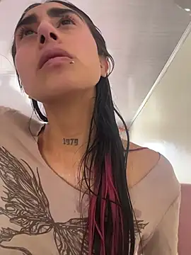 Violeet-Smith online show from February 6, 7:54 pm