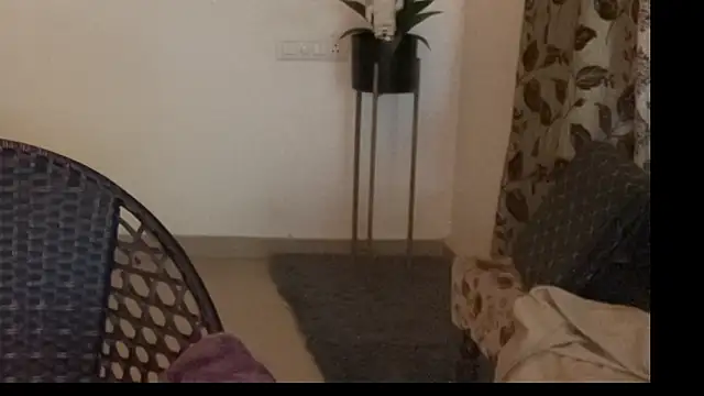 MakeMeAwareAah online show from December 5, 1:05 am