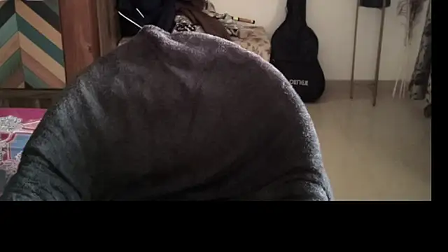 MakeMeAwareAah online show from January 11, 2:07 am