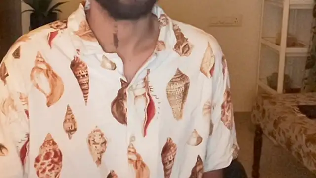 MakeMeAwareAah online show from December 18, 6:12 pm