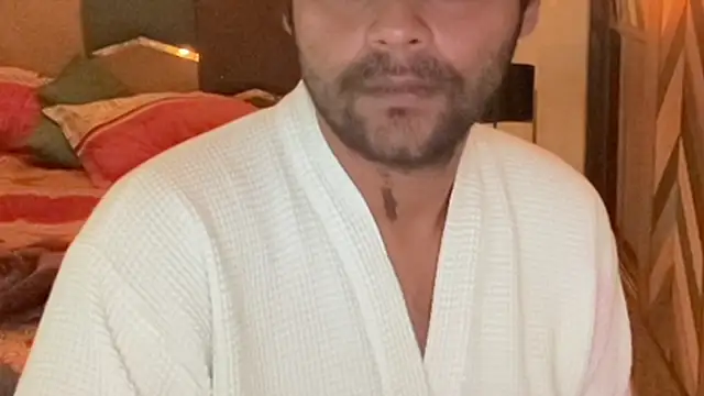 MakeMeAwareAah online show from October 20, 3:01 pm