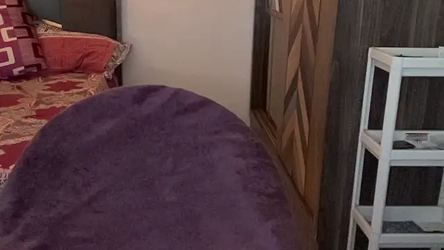 MakeMeAwareAah online show from October 23, 4:00 am