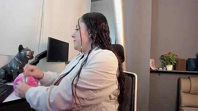 Danna piink  online show from March 27, 11:11 am