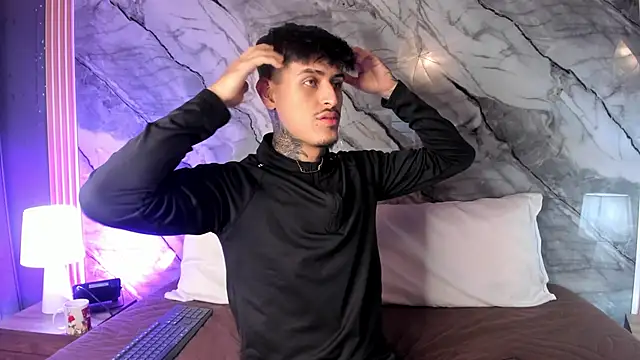 enzorodriguezz online show from November 11, 12:55 pm