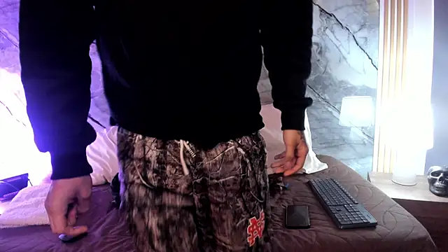 enzorodriguezz online show from November 12, 12:53 pm