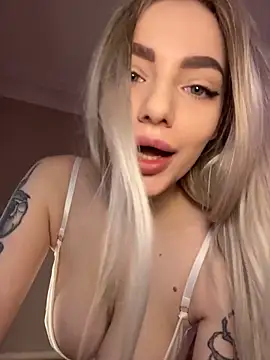 HugeBoobsAlice online show from March 2, 5:08 am