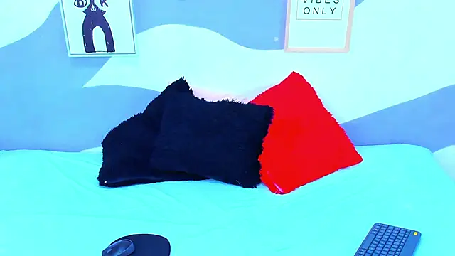 Snapshot of VIOLETA-28 chatting on November 27, 1:44 pm VIOLETA-28 online show from November 27, 1:44 pm