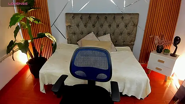 camilaa lux online show from November 29, 12:49 pm