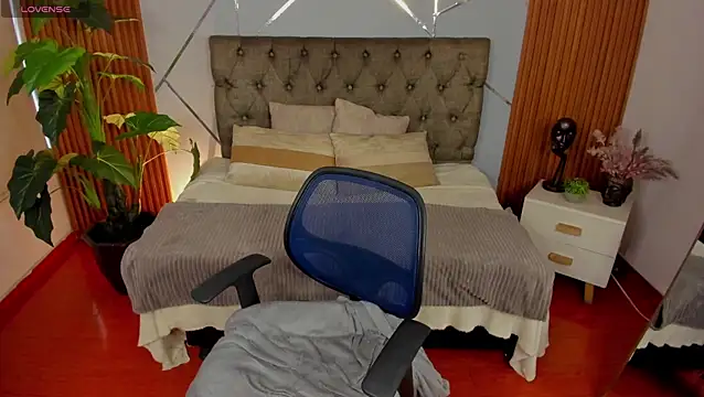 camilaa lux online show from November 14, 1:59 pm