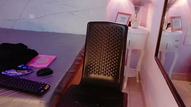 Lorraine Jackson online show from November 14, 11:58 am