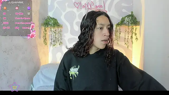 Snapshot of mia_scarlett7 chatting on July 17, 12:57 pm mia scarlett7 online show from July 17, 12:57 pm