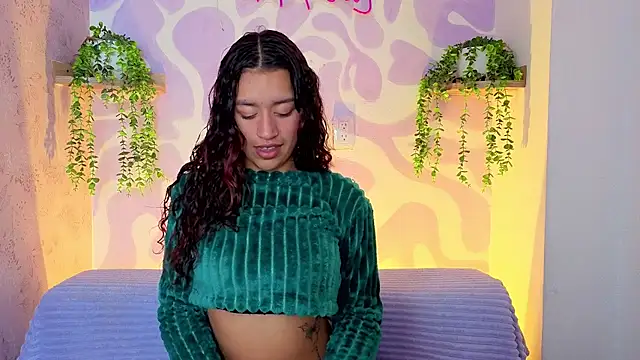 Snapshot of mia_scarlett7 chatting on July 13, 2:27 pm mia scarlett7 online show from July 13, 2:27 pm