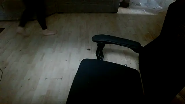 stacybanks online show from April 18, 12:40 pm