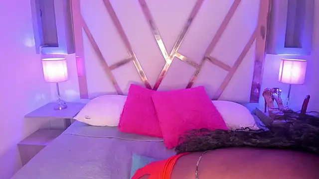 Snapshot of paulina_ruiz_777 chatting on November 7, 8:57 pm paulina ruiz 777 online show from November 7, 8:57 pm