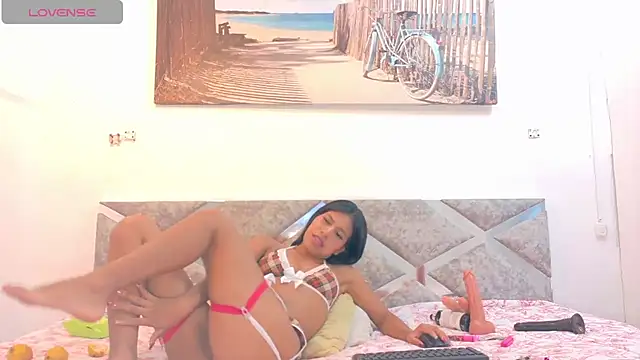 helleennhoot online show from November 18, 12:59 am