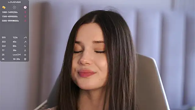 Snapshot of LonnaSkar chatting on November 20, 7:53 am LonnaSkar online show from November 20, 7:53 am