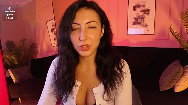 Snapshot of AshleyLuxy chatting on November 8, 10:24 pm AshleyLuxy online show from November 8, 10:24 pm