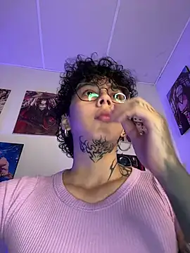 Abby Evanns1 online show from April 18, 2:30 pm