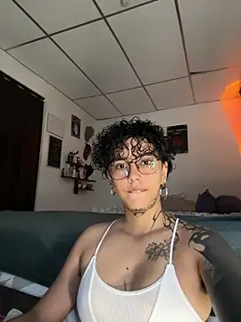 Abby Evanns1 online show from May 1, 1:38 pm