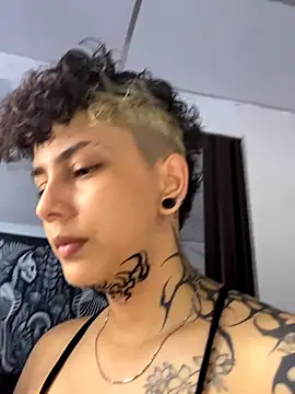 Snapshot of Abby_Evanns1 chatting on October 31, 8:38 pm Abby Evanns1 online show from October 31, 8:38 pm