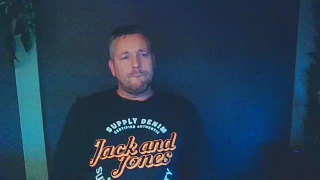 Snapshot of Woody_Longbong chatting on November 9, 4:00 pm Woody Longbong online show from November 9, 4:00 pm