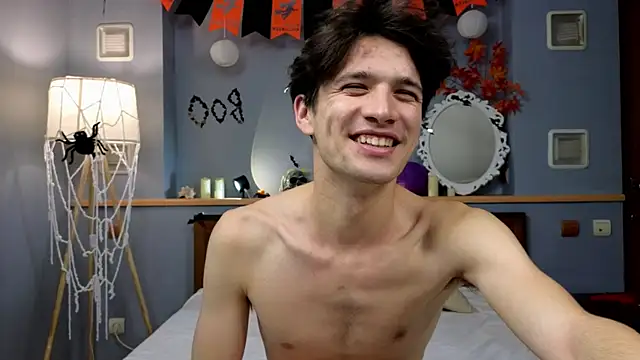 Snapshot of elvano_et chatting on October 31, 7:05 am elvano et online show from October 31, 7:05 am