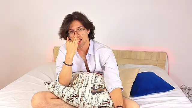 Snapshot of elvano_et chatting on June 23, 7:23 pm elvano et online show from June 23, 7:23 pm