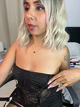 Emilyvalk  online show from May 27, 1:57 am
