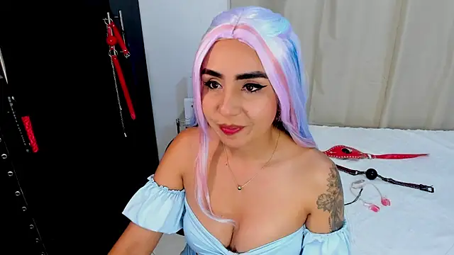 Snapshot of Emilyvalk_ chatting on February 14, 9:37 pm Emilyvalk online show from February 14, 9:37 pm