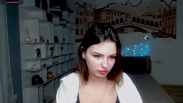 KittyShenson online show from February 8, 6:33 am