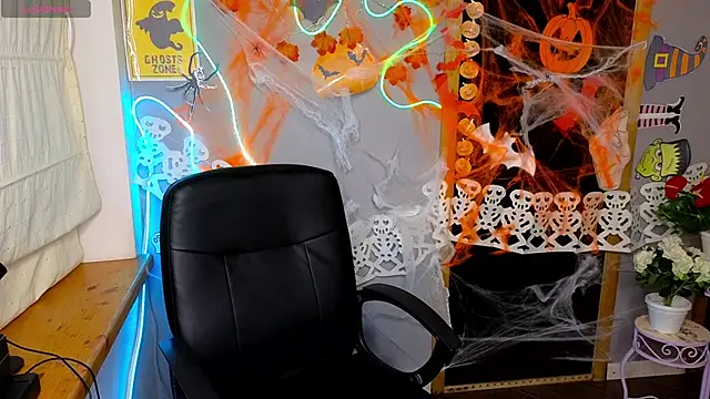 KittyShenson online show from November 5, 7:17 pm