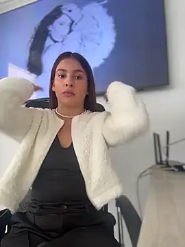 Talia Bonet online show from April 7, 4:20 pm