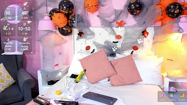 EvaTyson online show from October 28, 7:13 pm