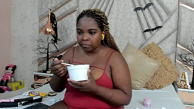 EvaTyson online show from November 3, 7:39 pm