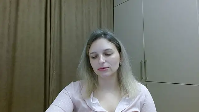 ElisSky301 online show from November 29, 9:15 pm