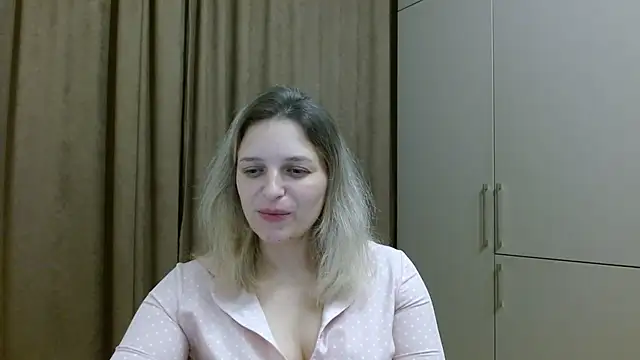 ElisSky301 online show from December 1, 10:10 pm