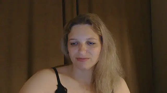 ElisSky301 online show from June 6, 8:25 pm