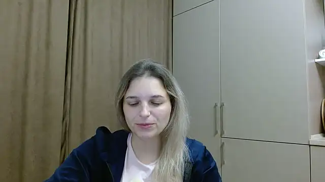 ElisSky301 online show from November 18, 9:07 pm