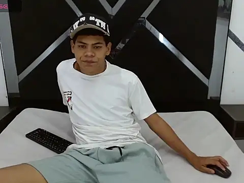 Snapshot of Yordi_Alpha chatting on November 4, 12:53 pm Yordi Alpha online show from November 4, 12:53 pm