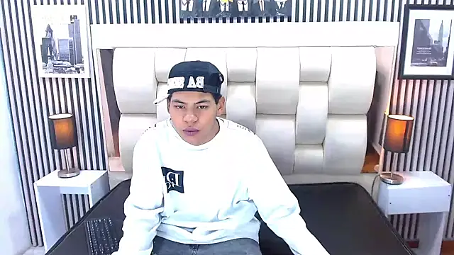 Snapshot of Yordi_Alpha chatting on November 6, 12:42 pm Yordi Alpha online show from November 6, 12:42 pm