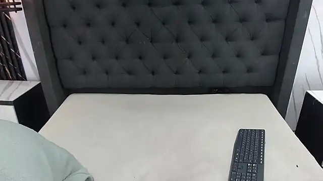 Snapshot of Yordi_Alpha chatting on November 3, 1:04 pm Yordi Alpha online show from November 3, 1:04 pm