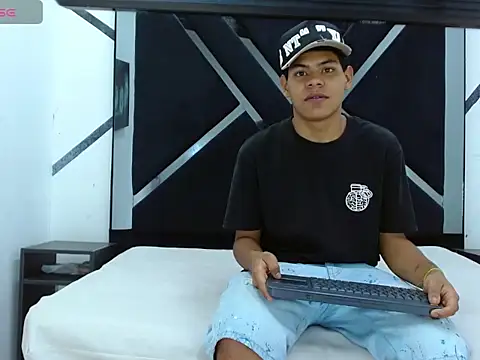 Snapshot of Yordi_Alpha chatting on November 5, 1:14 pm Yordi Alpha online show from November 5, 1:14 pm