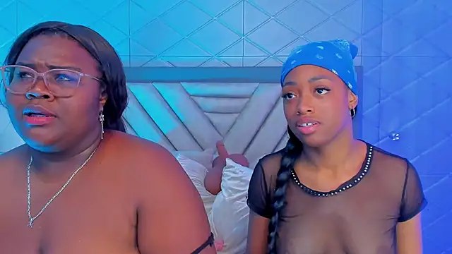 Snapshot of Britanny-Jhonsons chatting on November 25, 9:59 pm Britanny-Jhonsons online show from November 25, 9:59 pm